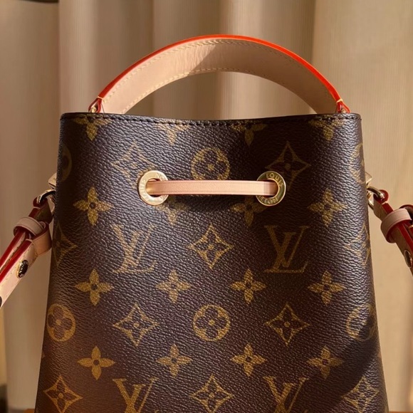 Louis Vuitton Néonoé BB - Picture 4 of 11